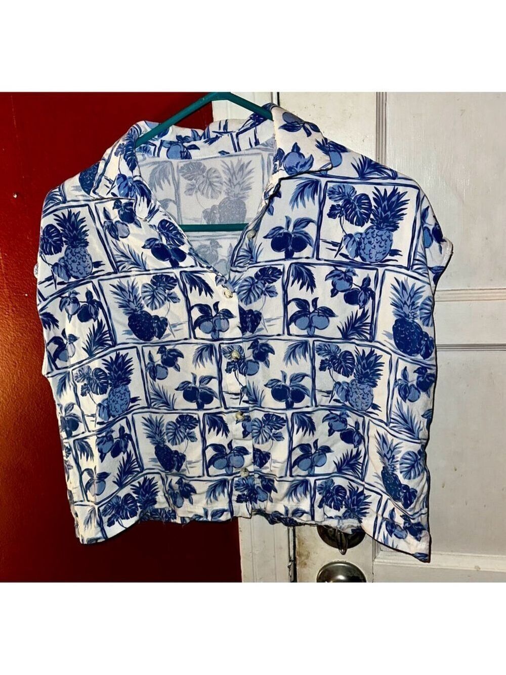 Rose & Olive Blue White Hawaiian Novelty Fruit Cropped Cap Sleeve Shirt - Picture 6 of 8